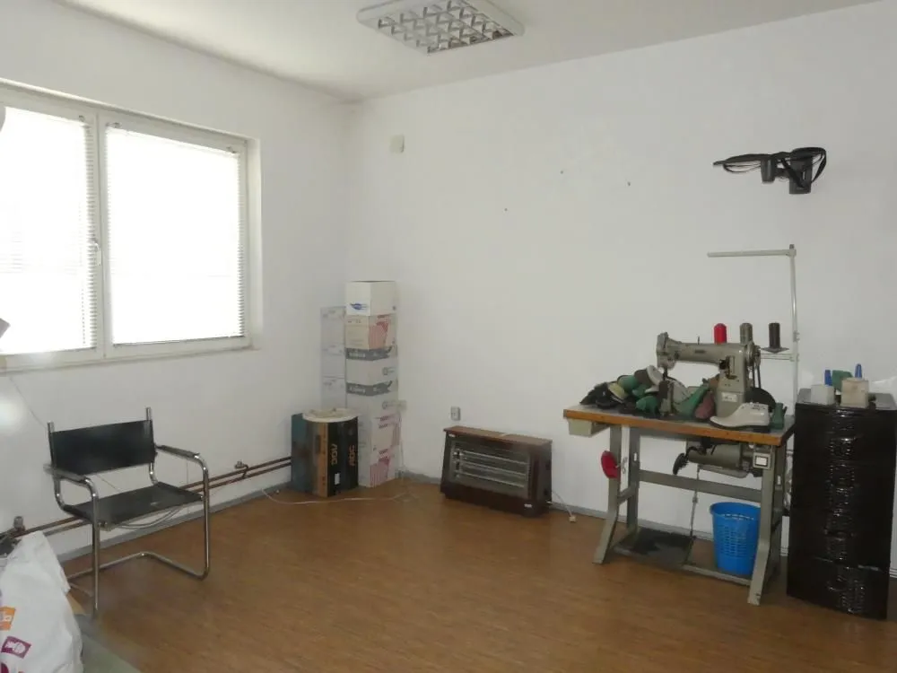 Sale, office space, 72m², Industrijska zona, Jagodina