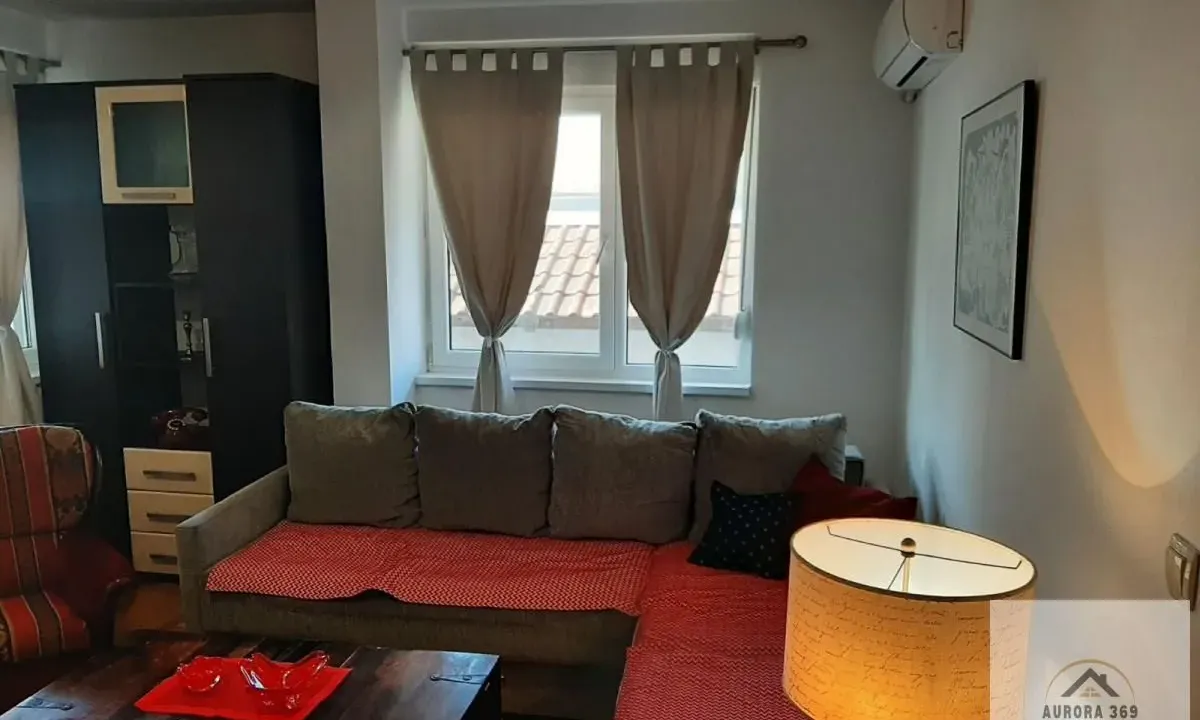 Izdavanje, dvosoban stan, 44m², Socijalno, Novi Sad Sve Podlokacije