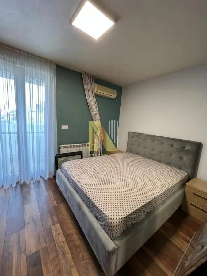 Izdavanje, kuća, 140m², Lipov gaj, Novi Sad Sve Podlokacije