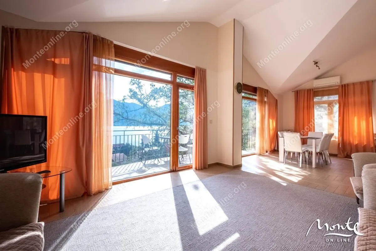 Prodaja, dvosoban stan, 87m², Orahovac, Kotor