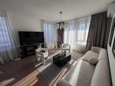 Izdavanje, trosoban stan, 89m², Savski Venac, Beograd - image 16