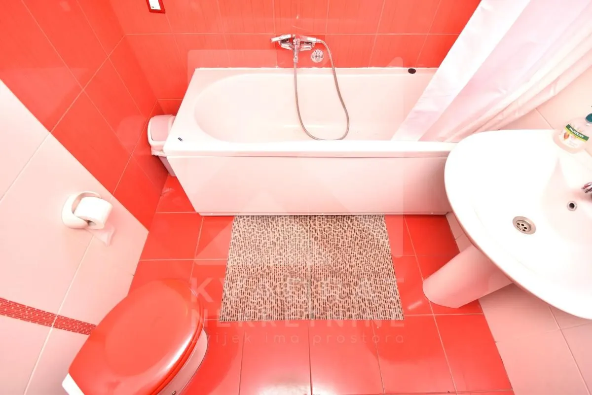 Izdavanje, kuća, 250m², Stari Aerodrom, Podgorica