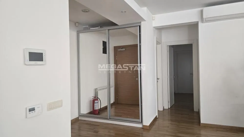 Sale, four bedroom apartment, 154m², Savski Venac, Beograd