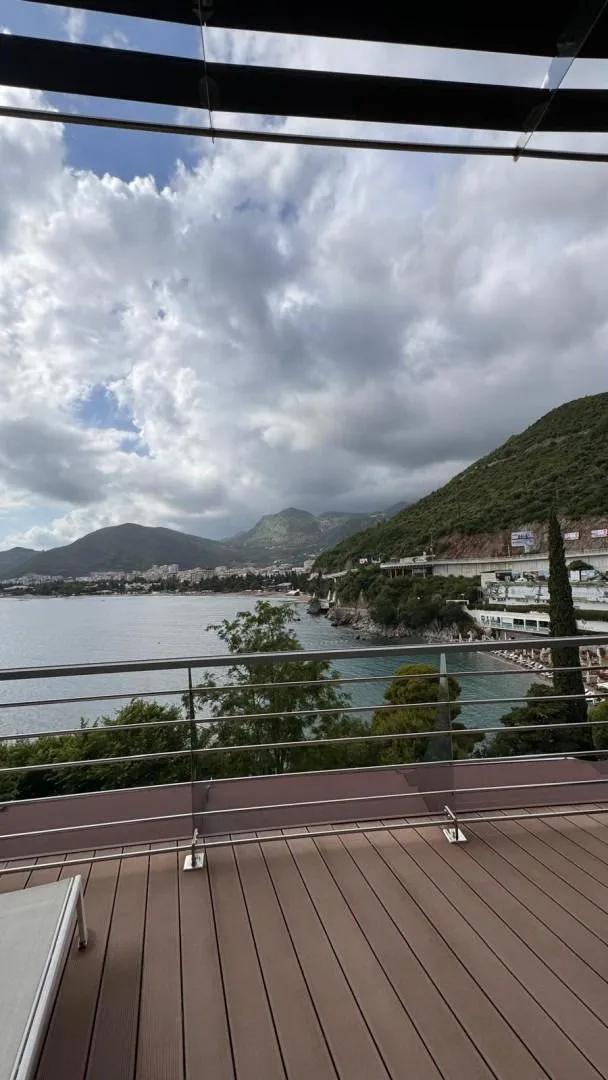 Izdavanje, stan, 158m², Budva, Crna Gora