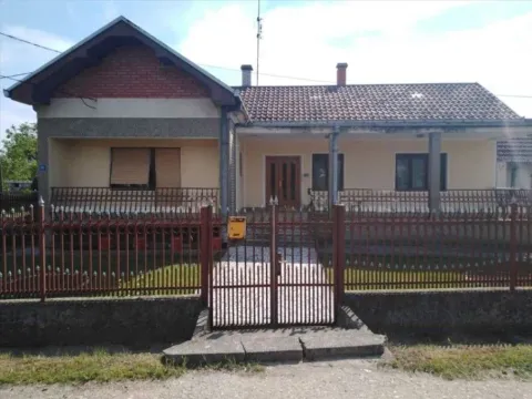 Sale, house, 130m², Žabari, Srbija