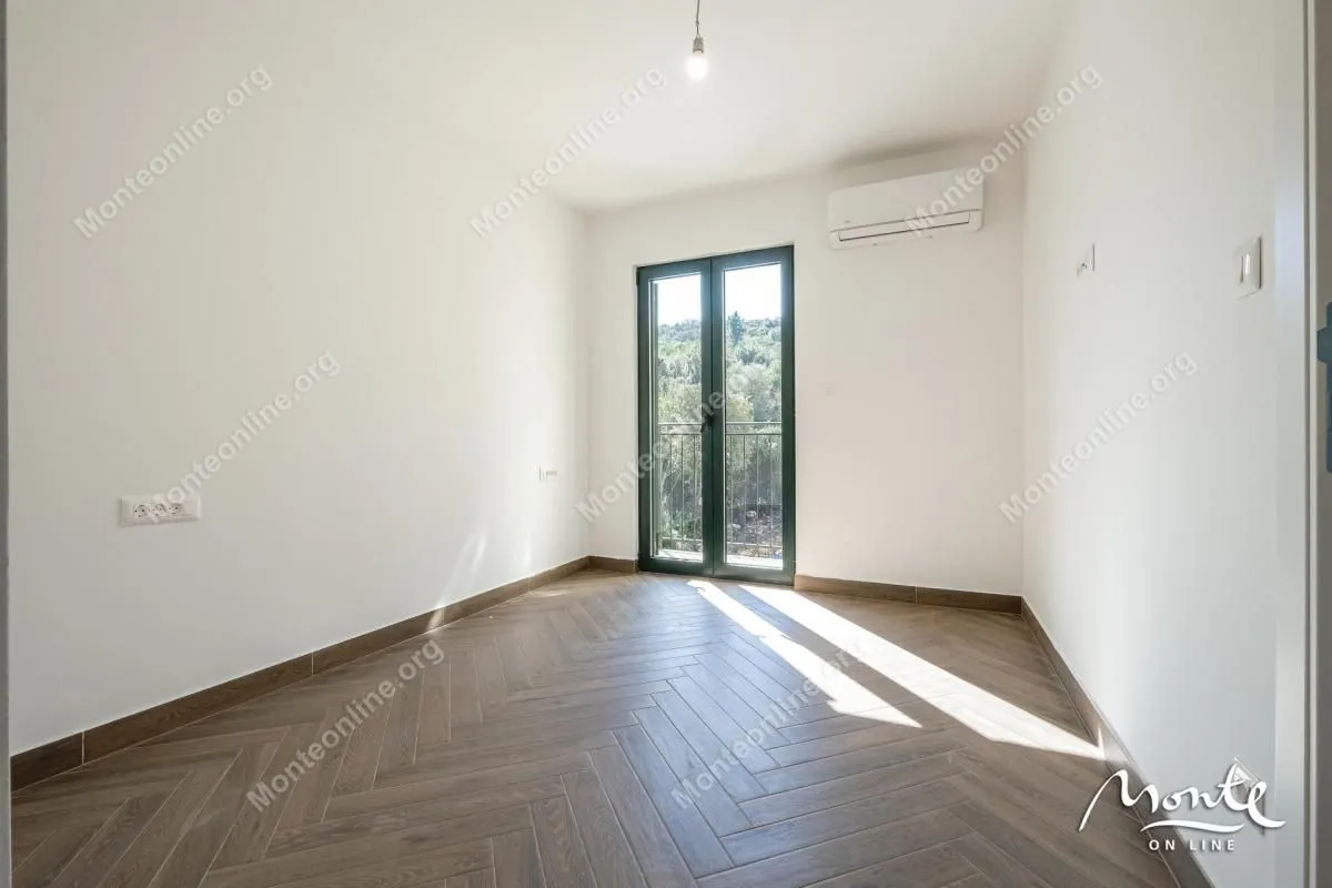 Prodaja, trosoban stan, 96m², Krašići, Tivat