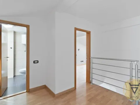 Izdavanje, trosoban stan, 128m², Stari Grad, Beograd - image 6