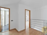 Izdavanje, trosoban stan, 128m², Stari Grad, Beograd - image 6