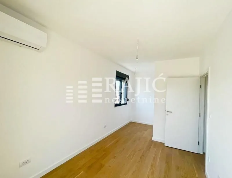 Prodaja, četvorosoban stan, 89m², Čukarica, Beograd