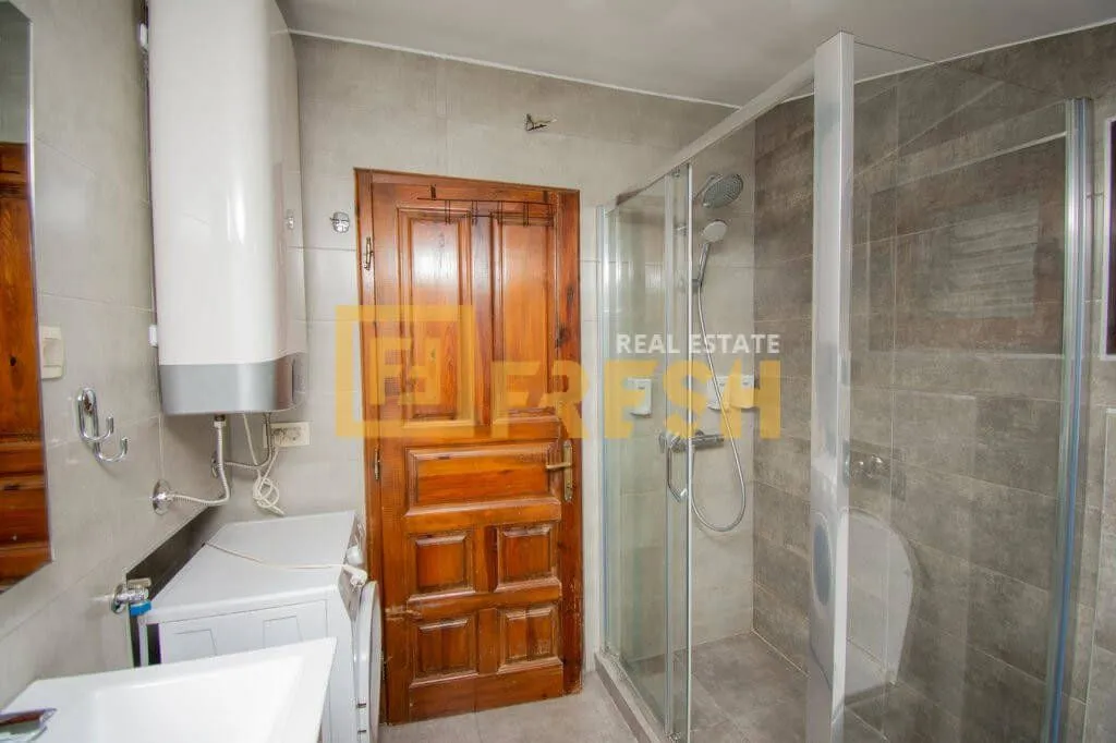 Rent, house, 200m², Konik, Podgorica