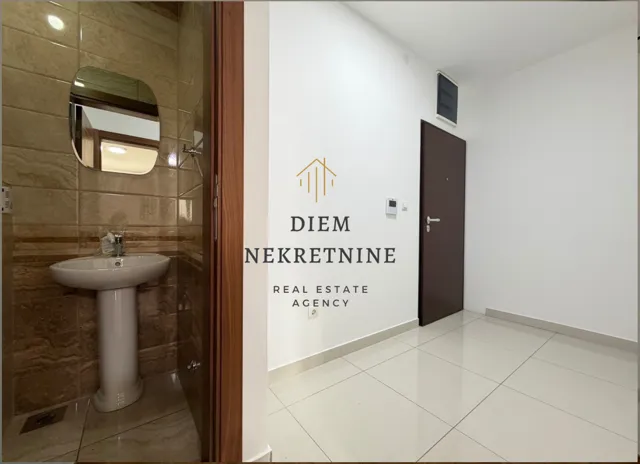 Rent, office space, 56m², City Kvart, Podgorica