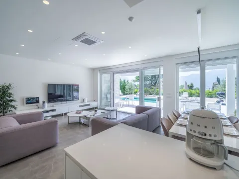 Sale, house, 250m², Orahovac, Kotor - image 7