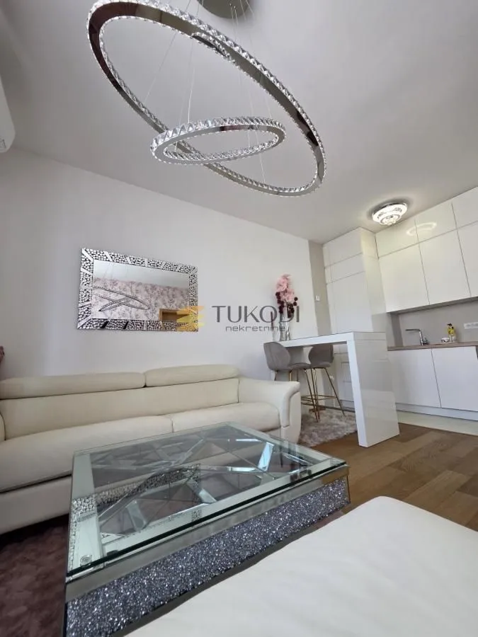 Prodaja, jednosoban stan, 34m², Centar, Novi Sad