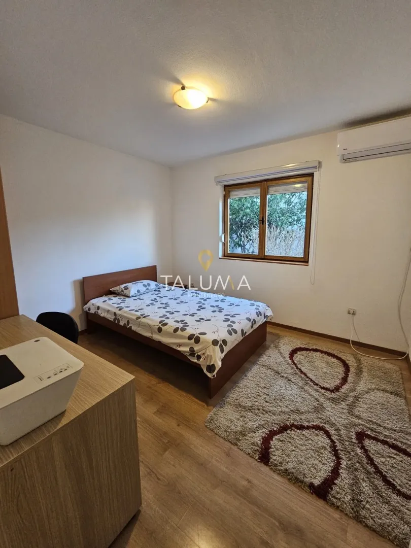 Rent, house, 216m², Dalmatinska ulica, Podgorica