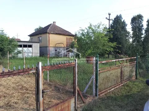 Prodaja, kuća, 66m², Umka, Beograd - image 1
