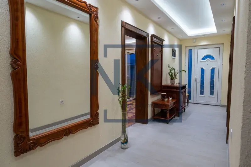 Prodaja, trosoban stan, 128m², Stari Aerodrom, Podgorica