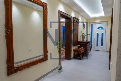 Prodaja, trosoban stan, 128m², Stari Aerodrom, Podgorica - image 6