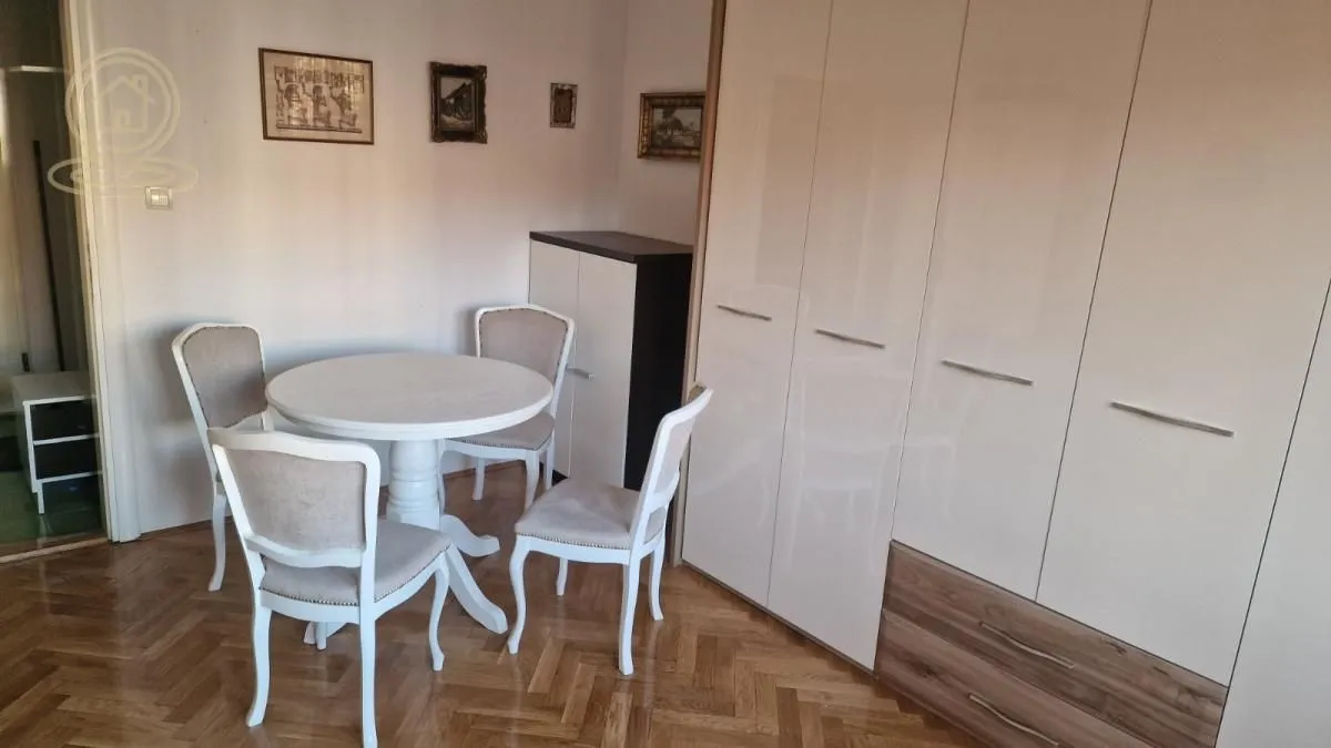 Izdavanje, garsonjera, 26m², Grbavica, Novi Sad Sve Podlokacije