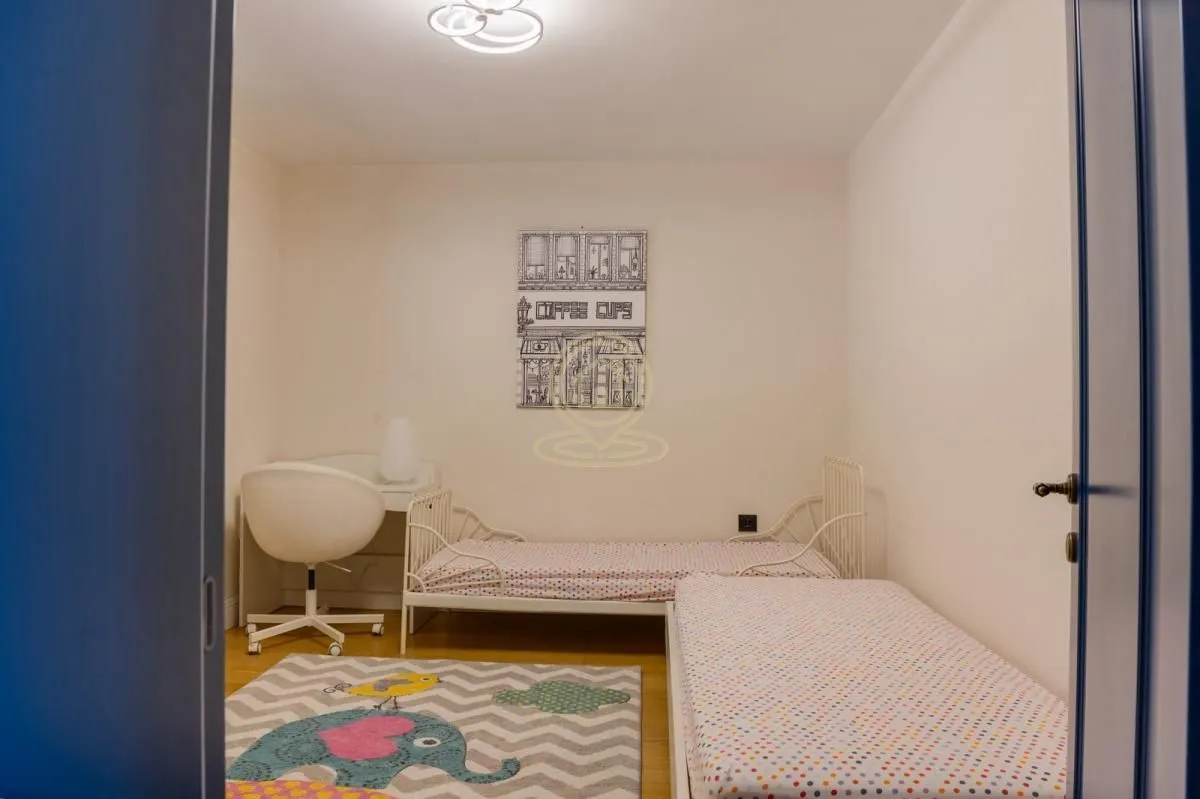 Izdavanje, kuća, 180m², Ledinci, Petrovaradin