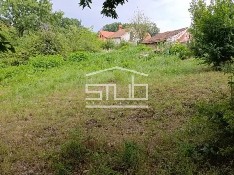 Zemljište in Arnajevo