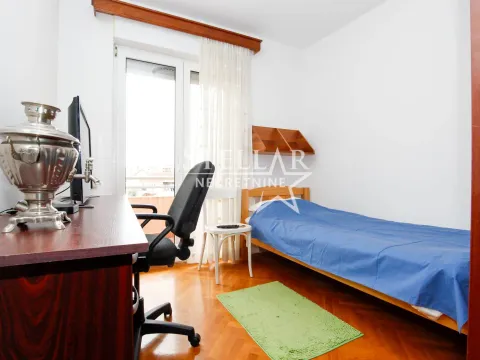 Rent, two bedroom apartment, 80m², Stari Aerodrom, Podgorica - image 11
