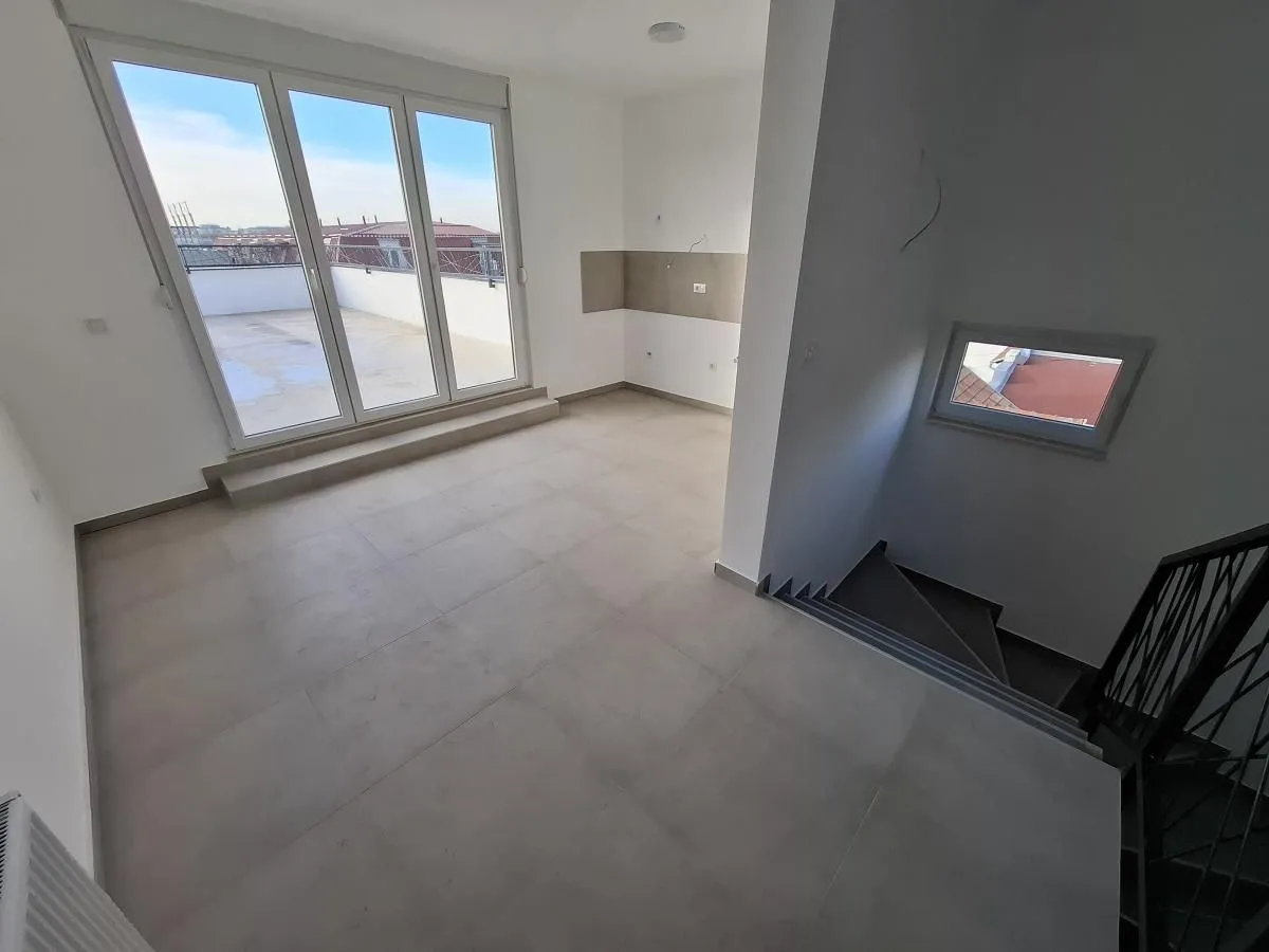 Prodaja, četvorosoban stan, 116m², Telep, Novi Sad Sve Podlokacije