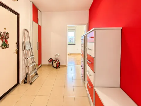 Prodaja, trosoban stan, 89m², Tuški Put, Podgorica - image 12