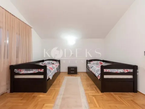 Izdavanje, dvosoban stan, 118m², Tološi, Podgorica - image 9