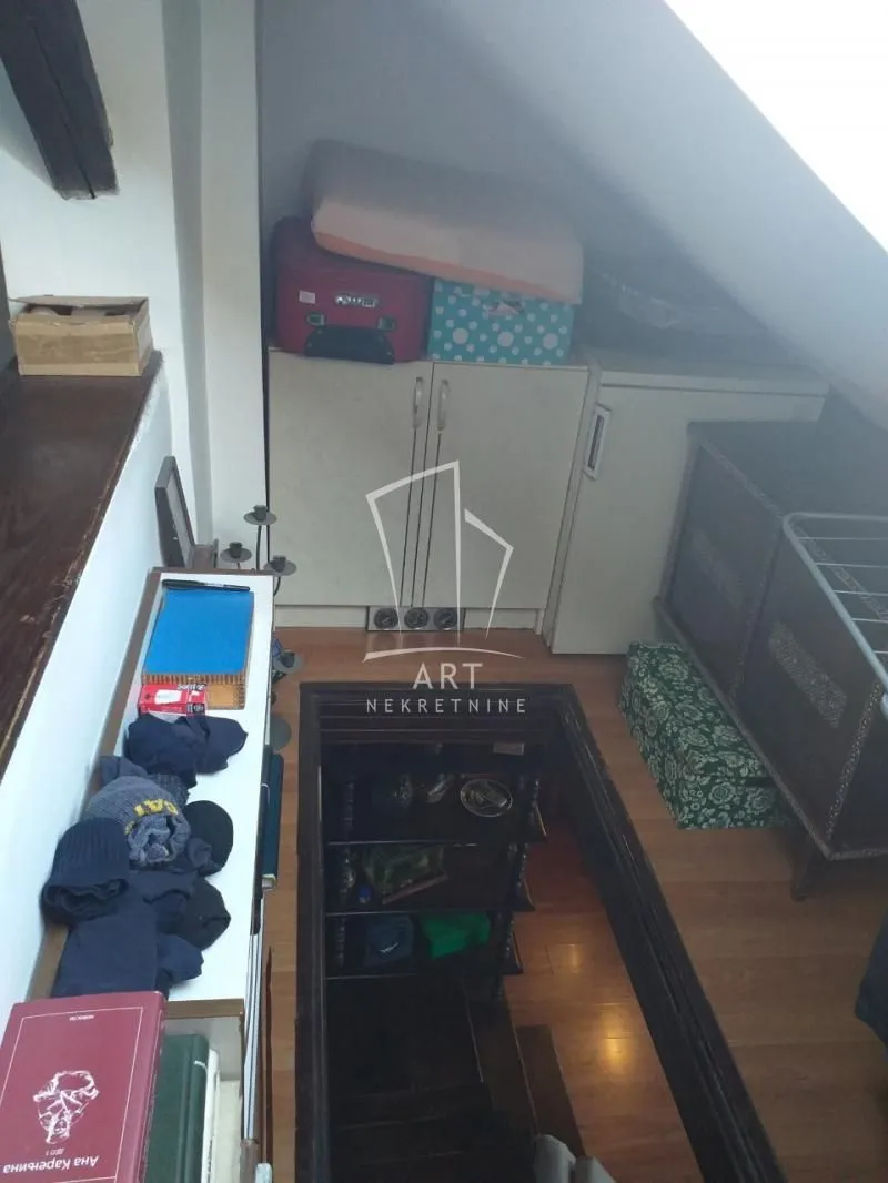 Sale, four bedroom apartment, 88m², Kalenić Pijaca, Vračar Sve Podlokacije