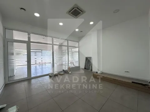 Izdavanje, poslovni prostor, 362m², Ljubović, Podgorica - image 14