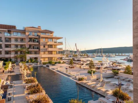 Sale, one bedroom apartment, 80m², Porto Montenegro, Tivat - image 2
