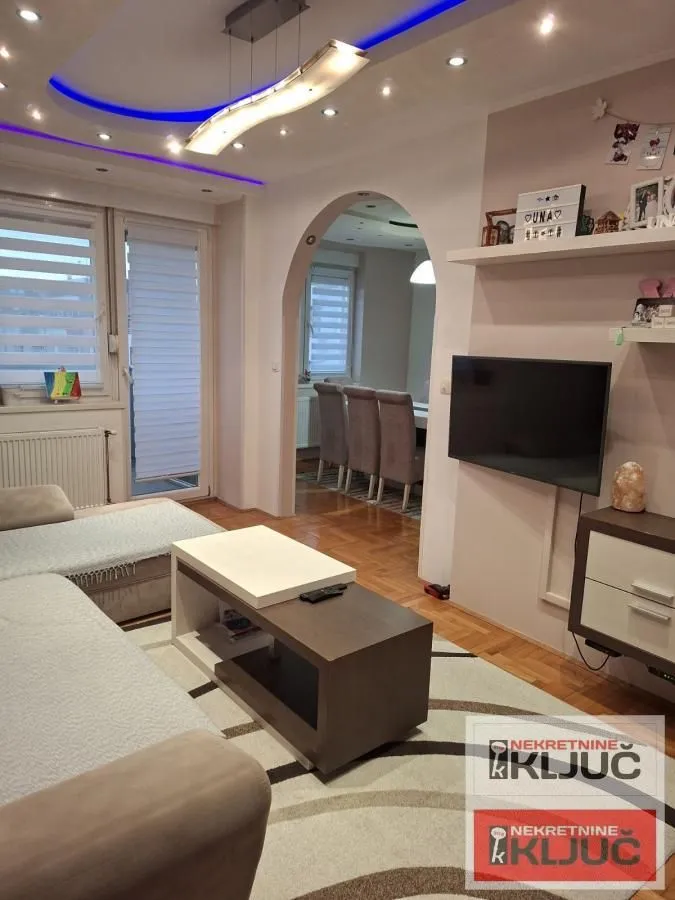 Prodaja, trosoban stan, 70m², Nova Detelinara, Novi Sad Sve Podlokacije