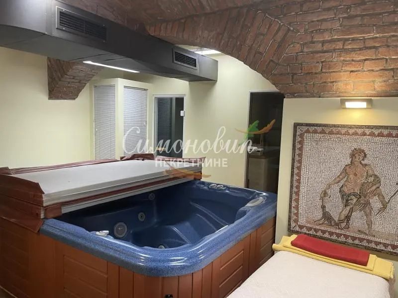 Prodaja, kuća, 700m², Sremska Mitrovica, Srbija
