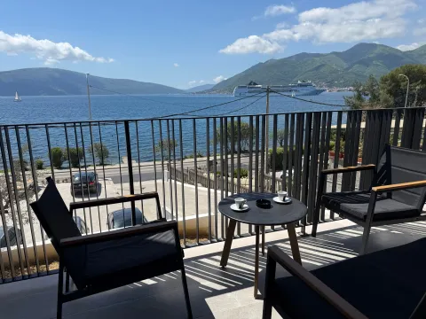 Rent, one bedroom apartment, 55m², Tivat, Crna Gora - image 13