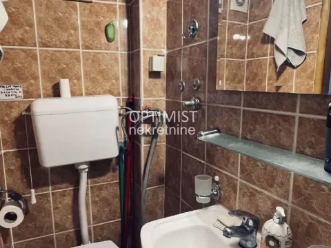 Izdavanje, dvosoban stan, 44m², Zemun Centar, Zemun Sve Podlokacije - image 5