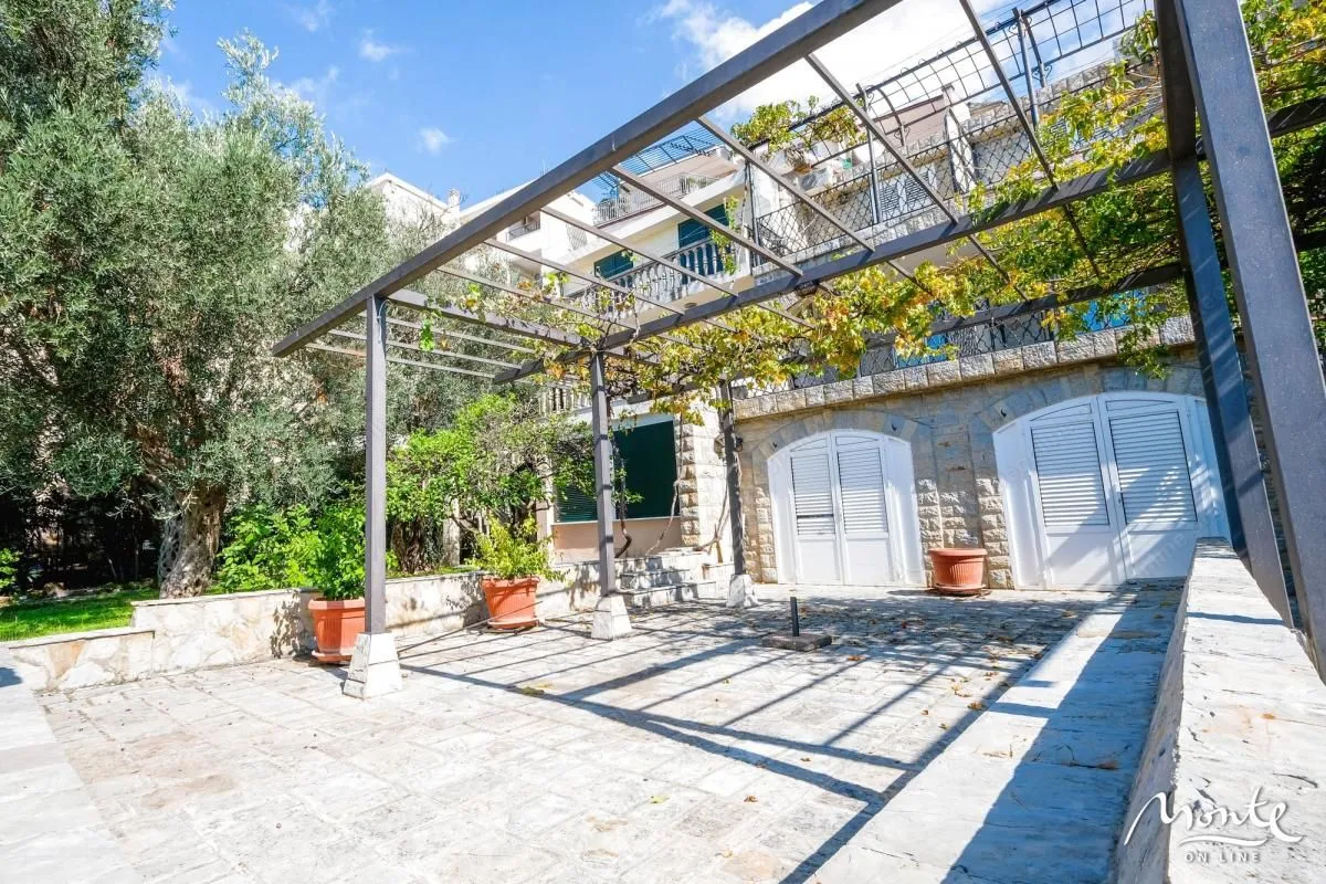 Sale, house, 375m², Sveti Stefan, Budva