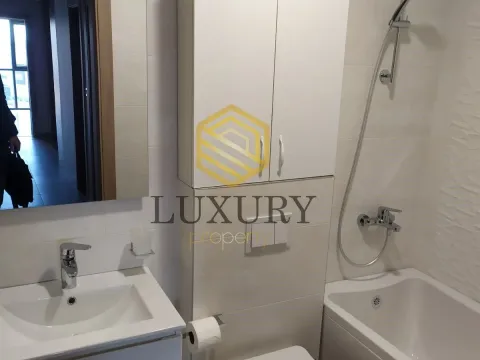 Izdavanje, trosoban stan, 93m², Master Kvart, Podgorica - image 12