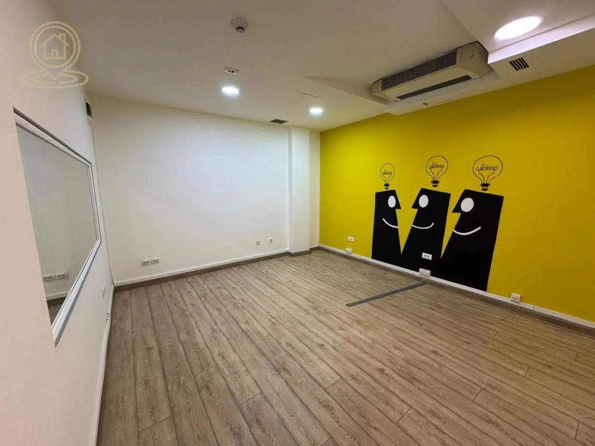 Rent, office space, 30m², Stari grad, Novi Sad