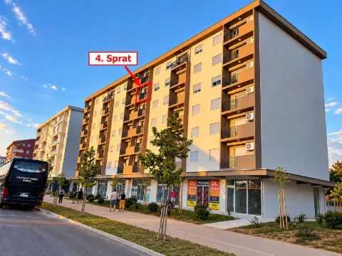 Spoljašnji izgled stambene zgrade sa označenom pozicijom stana na četvrtom spratu. - image 7