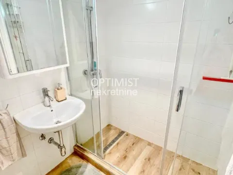 Izdavanje, četvorosoban stan, 91m², Slavija, Vračar Sve Podlokacije - image 13