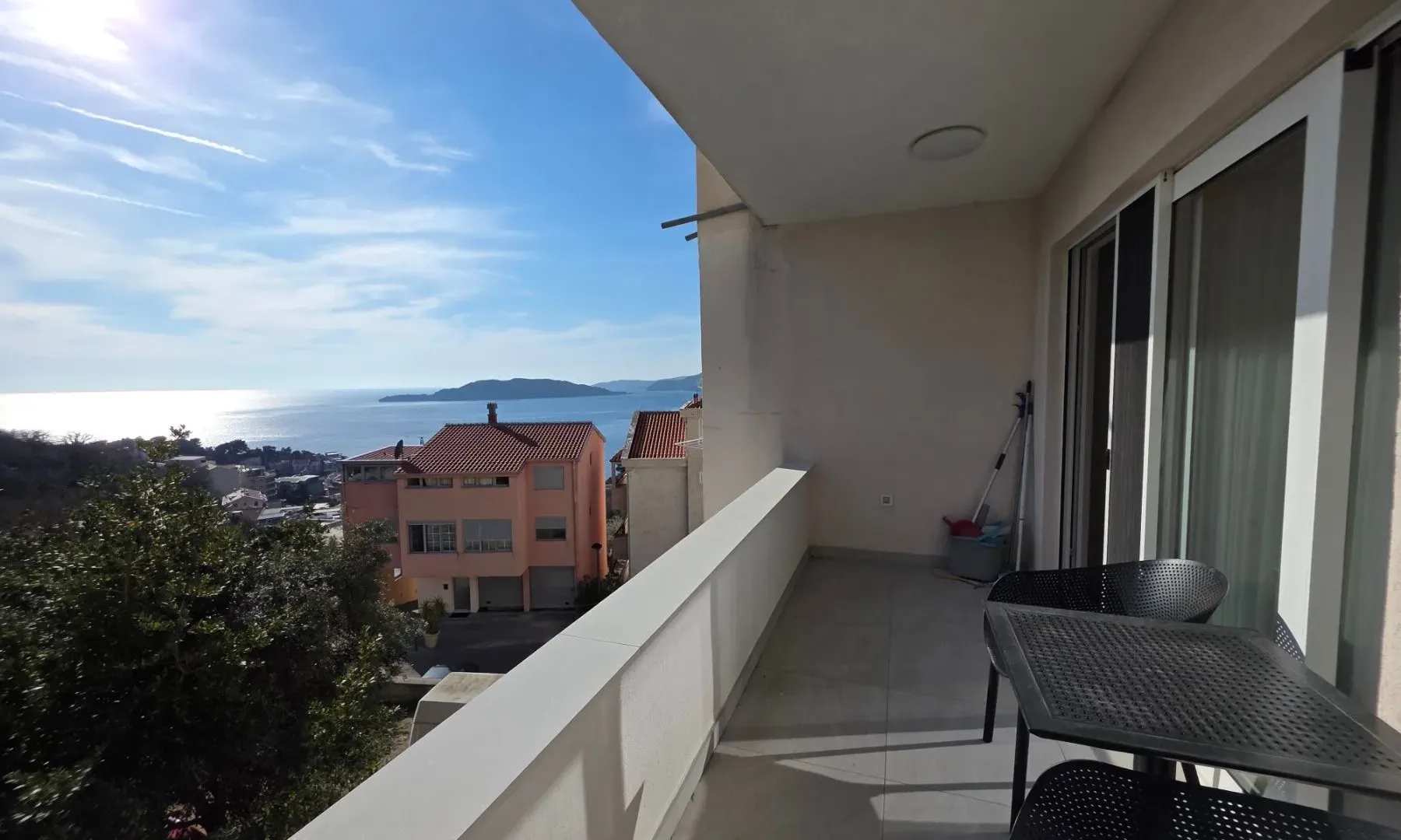 Prodaja, dvosoban stan, 68m², Pržno, Budva