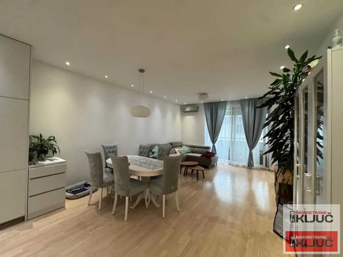 Sale, four bedroom apartment, 97m², Sajmište, Novi Sad