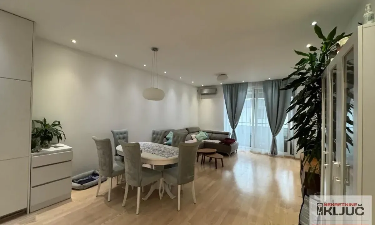 Sale, four bedroom apartment, 97m², Sajmište, Novi Sad
