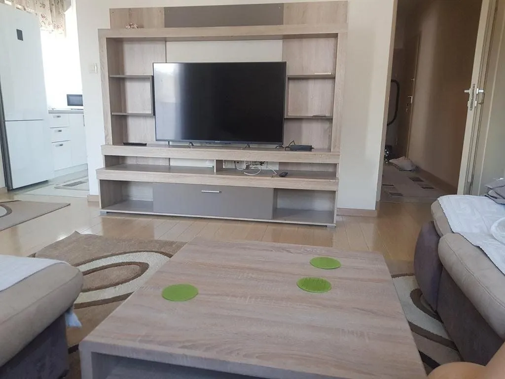 Izdavanje, jednosoban stan, 52m², City Kvart, Podgorica