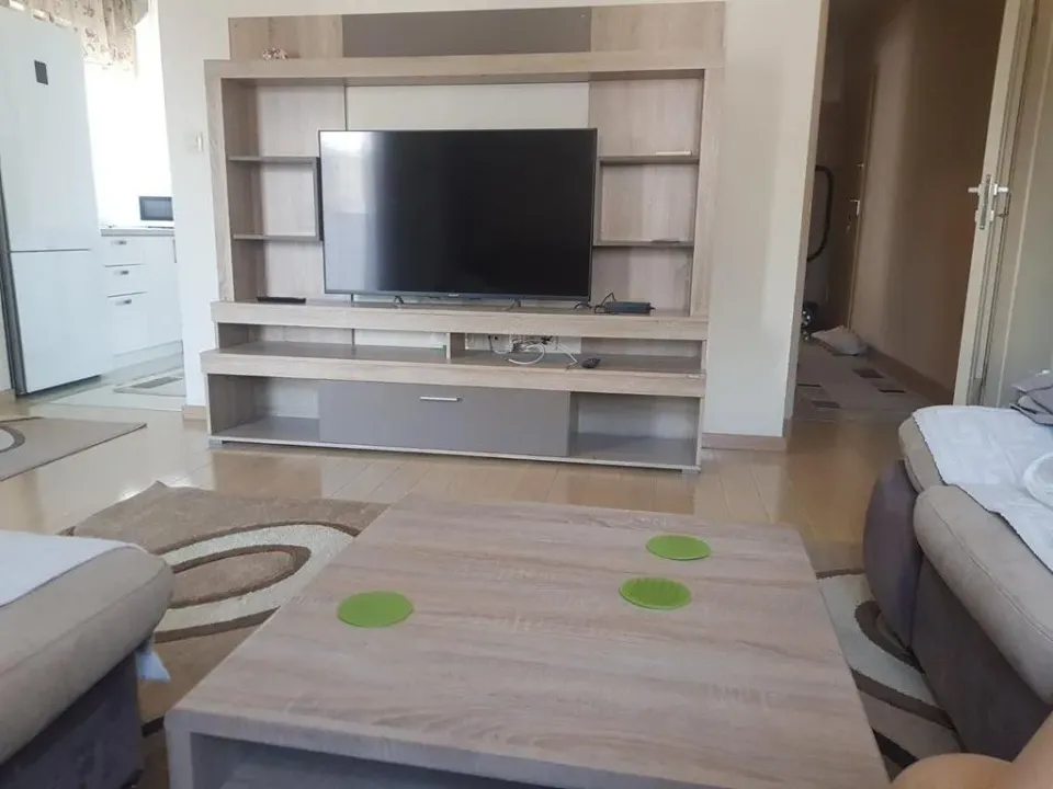 Izdavanje, jednosoban stan, 52m², City Kvart, Podgorica