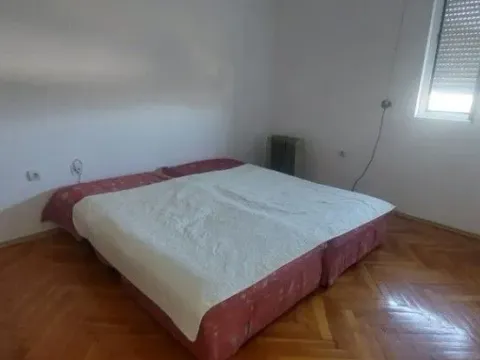 Izdavanje, jednosoban stan, 45m², Blok 6, Podgorica - image 6