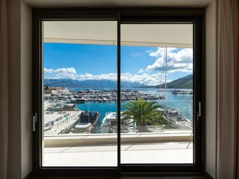Sale, two bedroom apartment, 160m², Portonovi, Herceg Novi - image 23