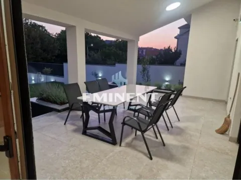 Rent, house, 113m², Trošarina, Voždovac Sve Podlokacije - image 5