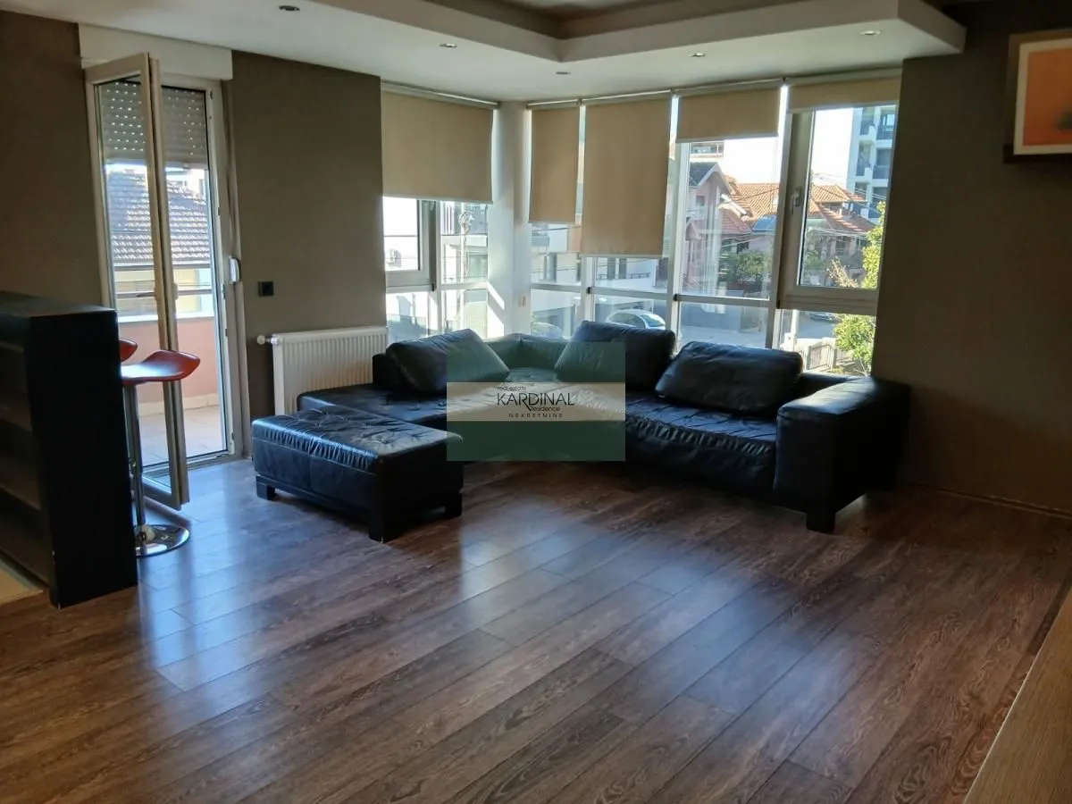 Izdavanje, dvosoban stan, 76m², Veliki park, Kragujevac