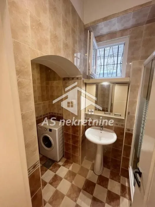 Izdavanje, stan, 42m², Stari Grad, Beograd